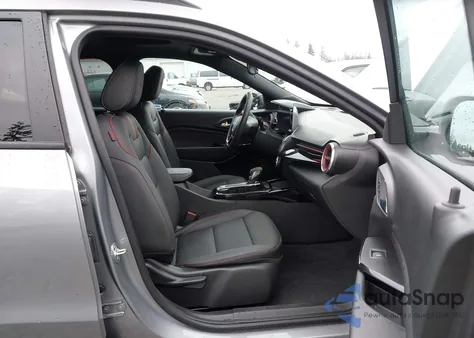 2025 Chevrolet Trax Fwd 2Rs z USA, uszkodzony, nr VIN KL77LJEP2SC335485